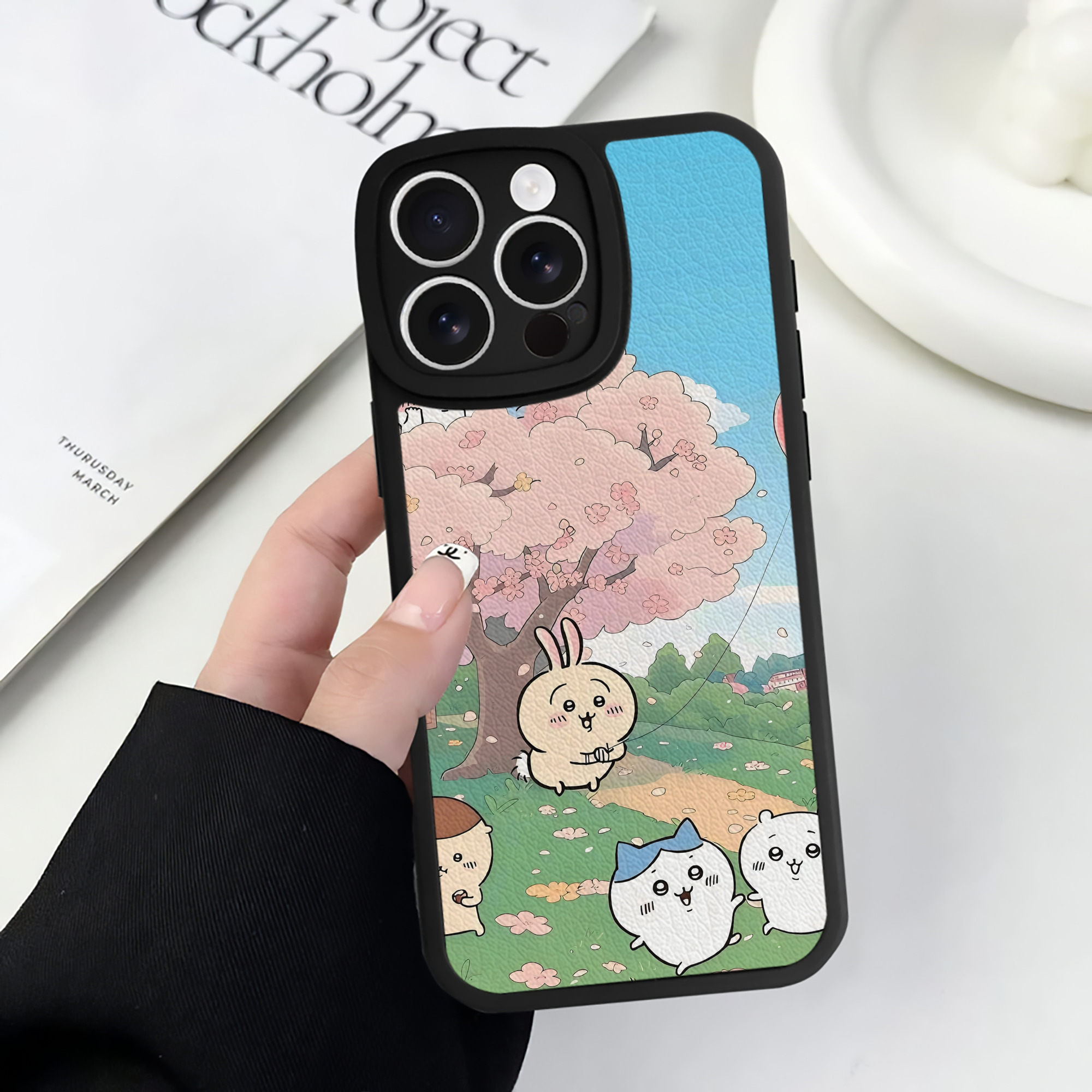 （画像用） ちいかわ Chii-kawa 【iPhone 16シリーズ対応】シリコンスマホケース（レザー調） 材質：シリコン